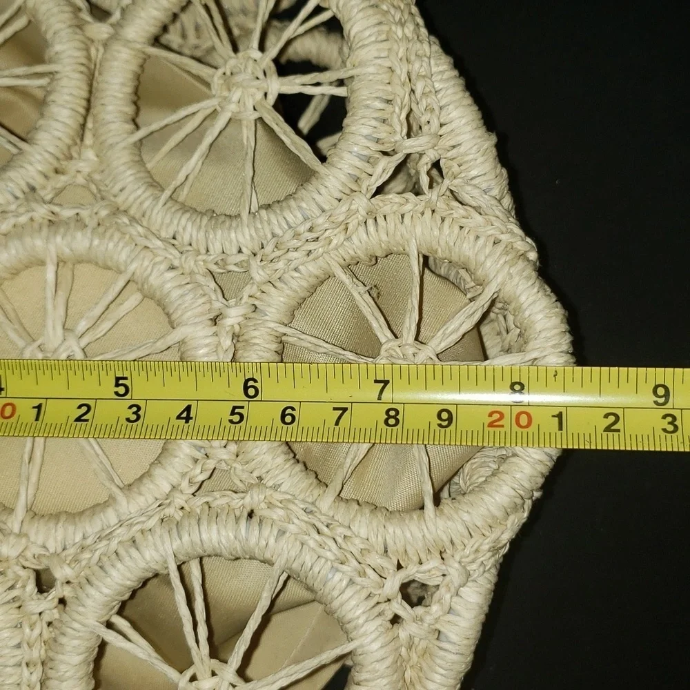 NWOT- Woven Natural Color Handbag/ Purse. 11.5 x 8. Liner included. - Picture 6 of 6